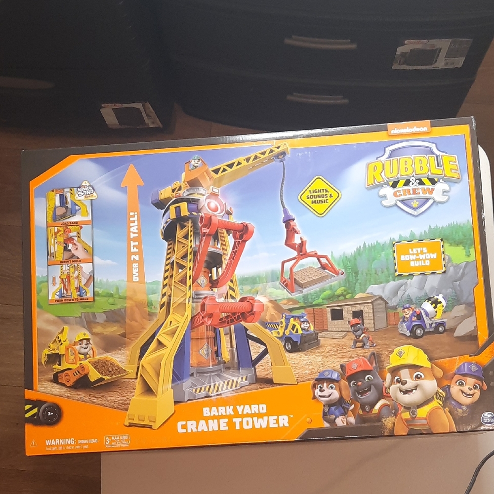 Paw Patrol Rubble & Crew Bark Yard Crane Tower Set with Action Figure & Vehicle
